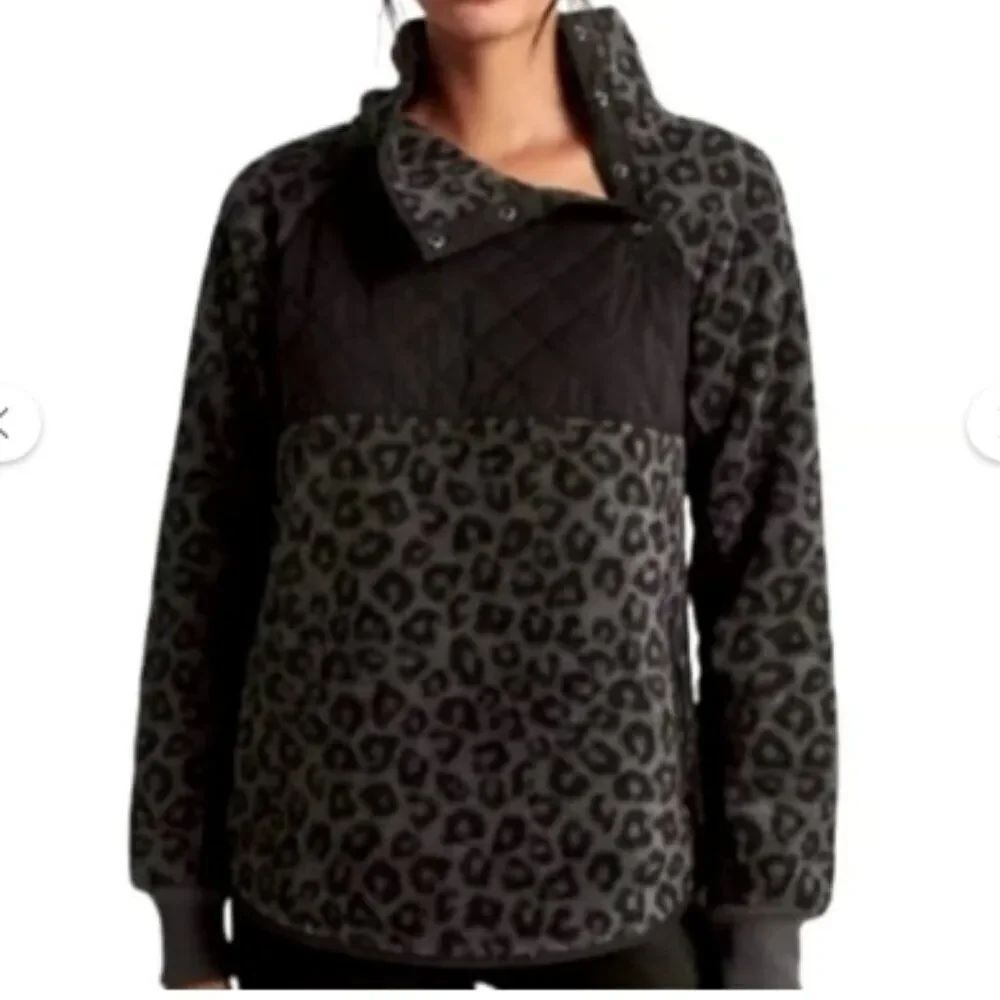 Abercrombie & Fitch Asymmetrical Snap-Up Fleece Black Leopard Pullover in Size S